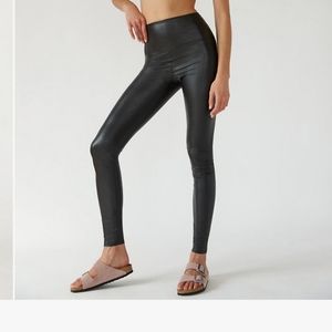 Wilfred Free Daria Pant from Artizia